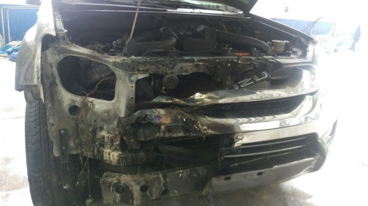 Isuzu Mux có ai bị mục thanh cản trước giống xe em không Isuzu Mux có ai bị mục thanh cản trước giống xe em không