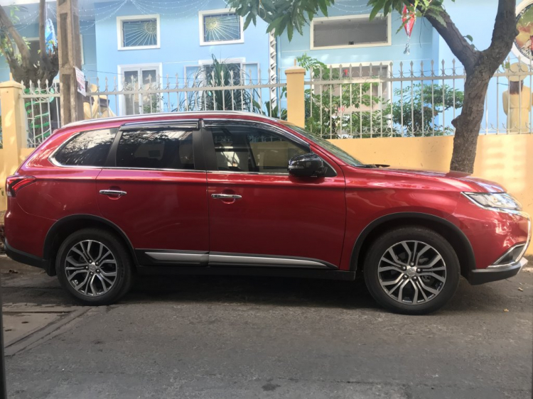 Outlander có thật sự hot đến độ không giao kịp xe cho khách cọc cả 1.5 tháng mà không có xe giao Outlander có thật sự hot đến độ không giao kịp xe cho khách cọc cả 1.5 tháng mà không có xe giao