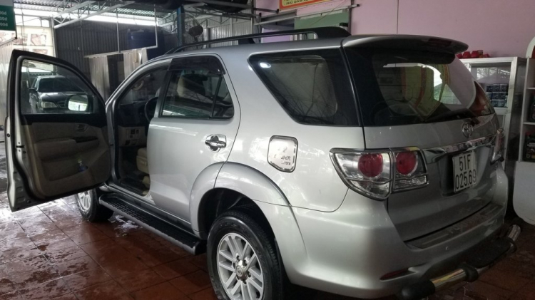 BÁN XE Ô TÔ  TOYOTA FORTUNER 2014 - Số tự động, Bản V - 2.7