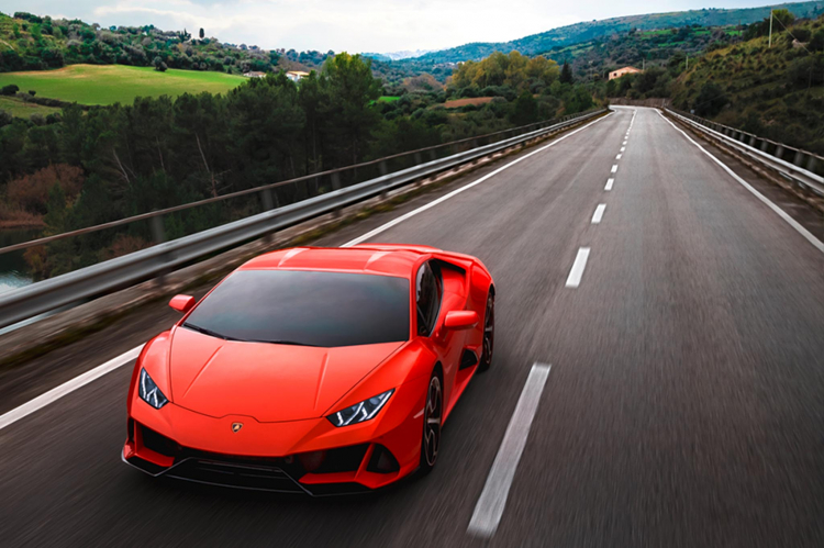 Lamborghini giới thiệu Huracan EVO mới có sức mạnh 640 mã lực