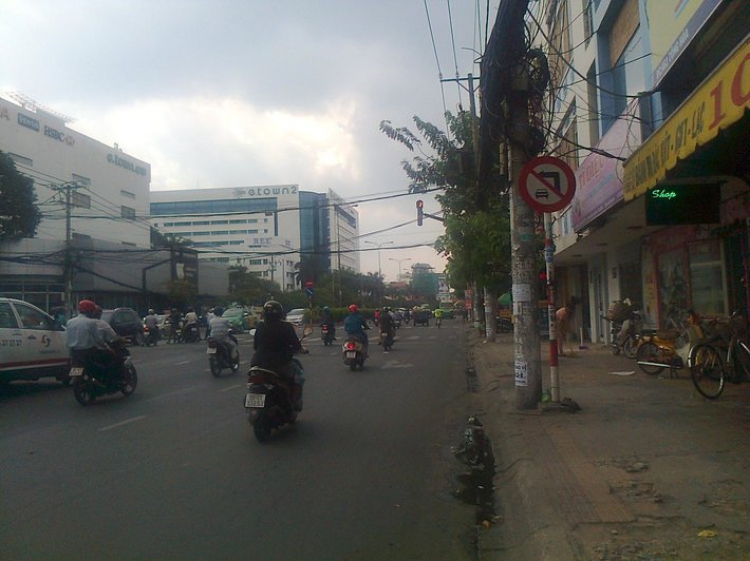 Những vô tư trên đường Trường Chinh Những vô tư trên đường Trường Chinh