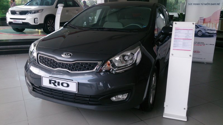 Kia Rio sedan MT giá 490 triệu, AT giá 536 triệu