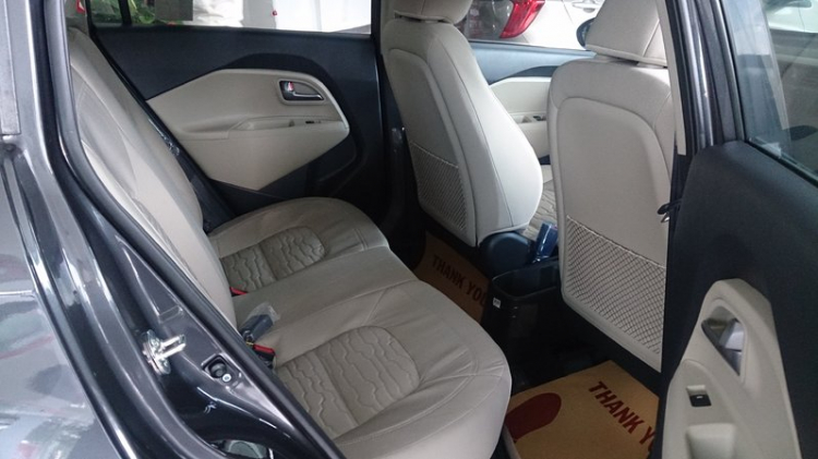 Kia Rio sedan MT giá 490 triệu, AT giá 536 triệu Kia Rio sedan MT giá 490 triệu, AT giá 536 triệu