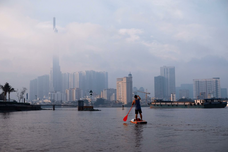 KAYAK GIỮA LÒNG SÀI GÒN KAYAK GIỮA LÒNG SÀI GÒN