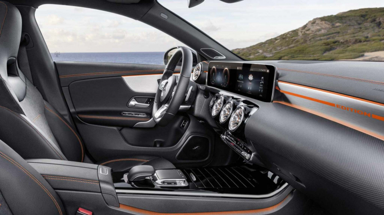 Mercedes-Benz giới thiệu CLA thế hệ mới; mạnh mẽ và thiết kế cuốn hút hơn