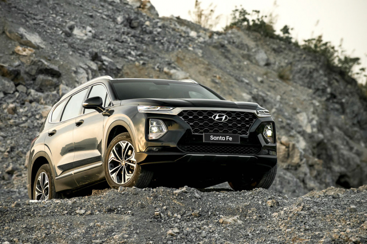 Hyundai Santa Fe 2019 chính thức ra mắt; 6 phiên bản; bản full giá 1,245 tỷ Hyundai Santa Fe 2019 chính thức ra mắt; 6 phiên bản; bản full giá 1,245 tỷ