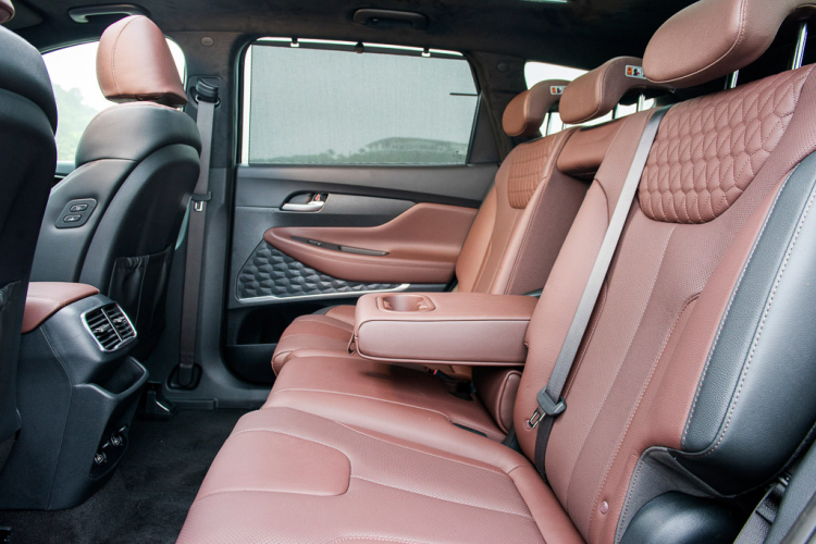 Hyundai Santa Fe 2019 chính thức ra mắt; 6 phiên bản; bản full giá 1,245 tỷ Hyundai Santa Fe 2019 chính thức ra mắt; 6 phiên bản; bản full giá 1,245 tỷ