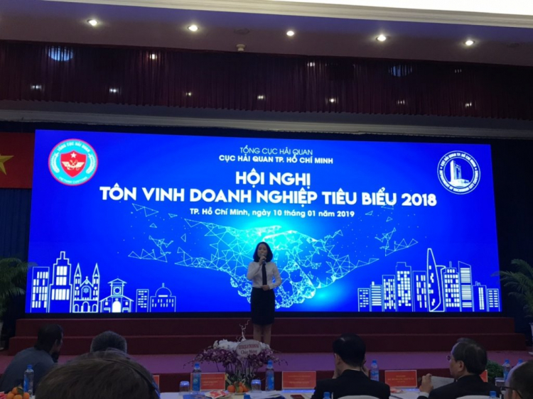 làm gì với 1,7 tỷ nhàn rỗi