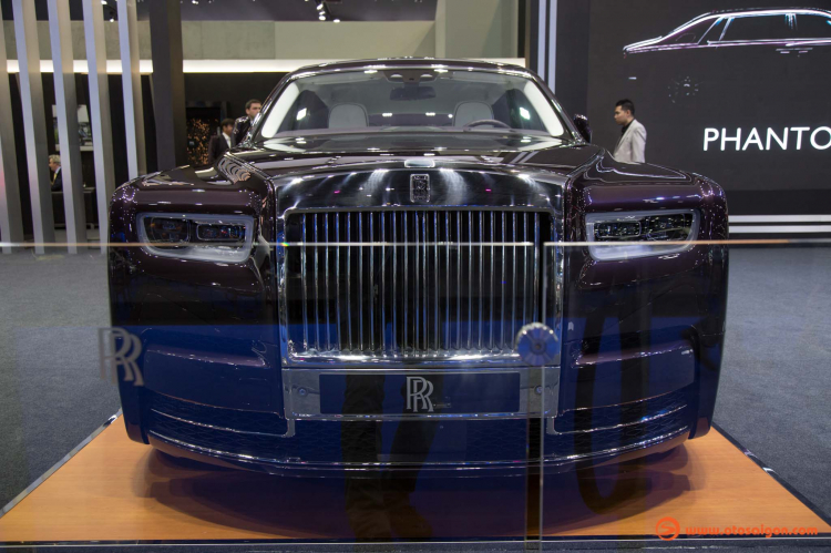 Rolls-Royce Phantom VIII đầu tiên về Việt Nam; nhập chính hãng