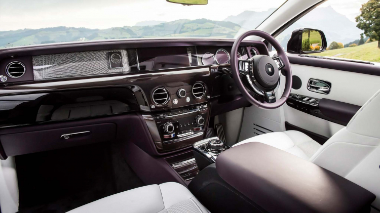 Rolls-Royce Phantom VIII đầu tiên về Việt Nam; nhập chính hãng Rolls-Royce Phantom VIII đầu tiên về Việt Nam; nhập chính hãng