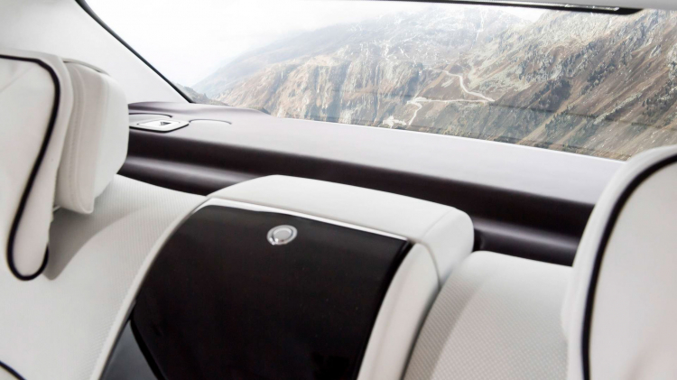 Rolls-Royce Phantom VIII đầu tiên về Việt Nam; nhập chính hãng Rolls-Royce Phantom VIII đầu tiên về Việt Nam; nhập chính hãng