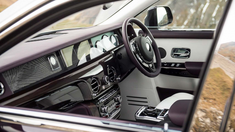 Rolls-Royce Phantom VIII đầu tiên về Việt Nam; nhập chính hãng Rolls-Royce Phantom VIII đầu tiên về Việt Nam; nhập chính hãng