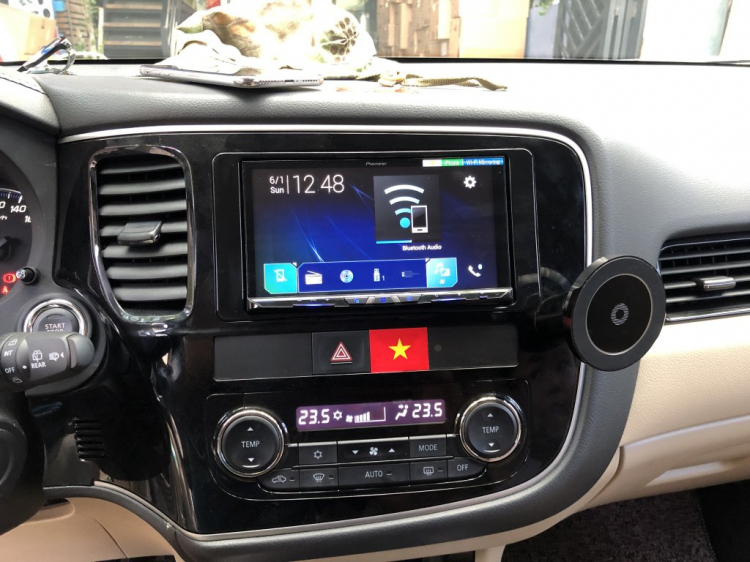 Nâng cấp âm thanh cho xe Mitsubishi Outlander Nâng cấp âm thanh cho xe Mitsubishi Outlander