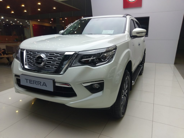 Nissan Terra bán ra tại Việt Nam với 3 phiên bản; giá từ 988 triệu đến 1,226 tỷ Nissan Terra bán ra tại Việt Nam với 3 phiên bản; giá từ 988 triệu đến 1,226 tỷ
