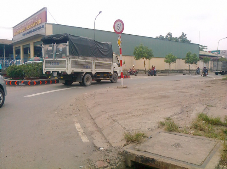 Những vô tư trên đường Trường Chinh Những vô tư trên đường Trường Chinh