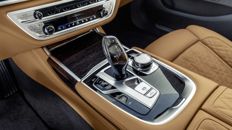 BMW giới thiệu 7-Series 2020: Bản nâng cấp facelift giữa đời mang thiết kế mới đẹp hơn BMW giới thiệu 7-Series 2020: Bản nâng cấp facelift giữa đời mang thiết kế mới đẹp hơn
