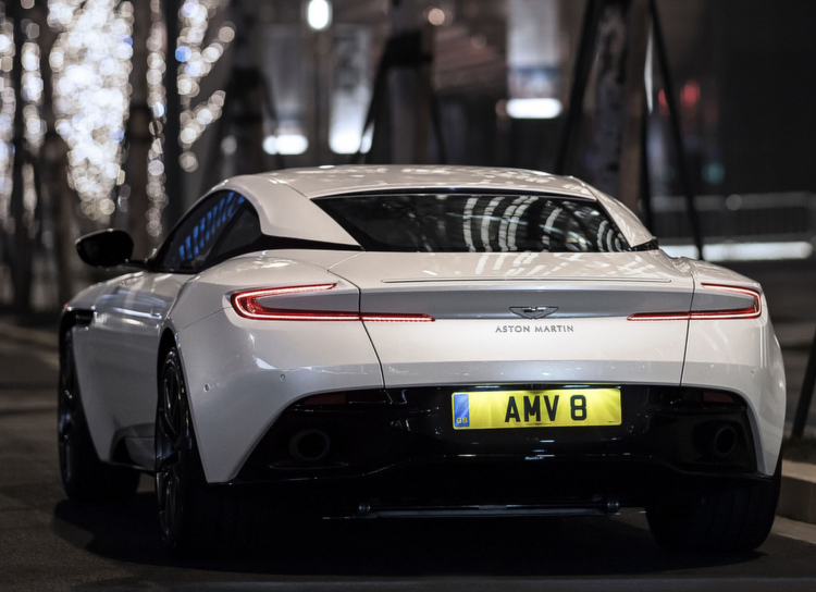 Siêu xe Aston Martin DB11 về Việt Nam; xe nhập chính hãng