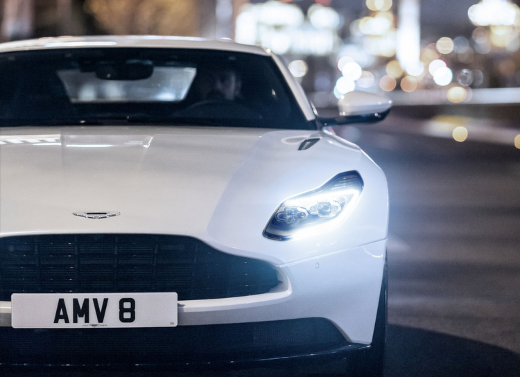 Siêu xe Aston Martin DB11 về Việt Nam; xe nhập chính hãng