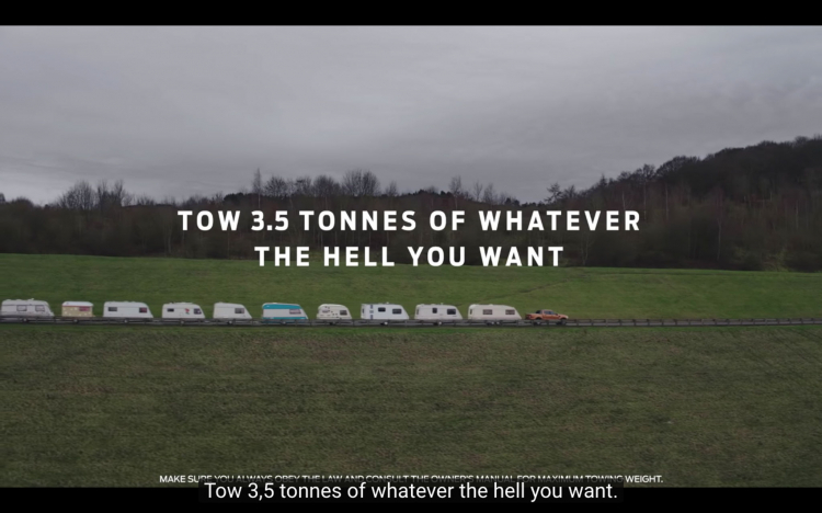 Ford tung video quảng cáo Ranger kéo 15 toa xe dài 100 mét nặng gần 20 tấn