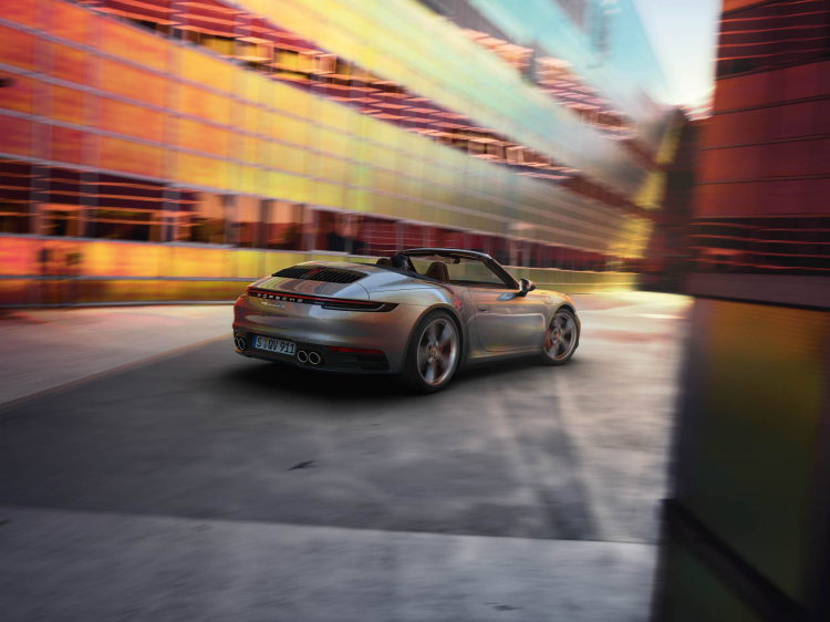 Porsche 911 mui trần (cabriolet) thế hệ mới có giá từ 8,4 tỷ đồng tại Việt Nam