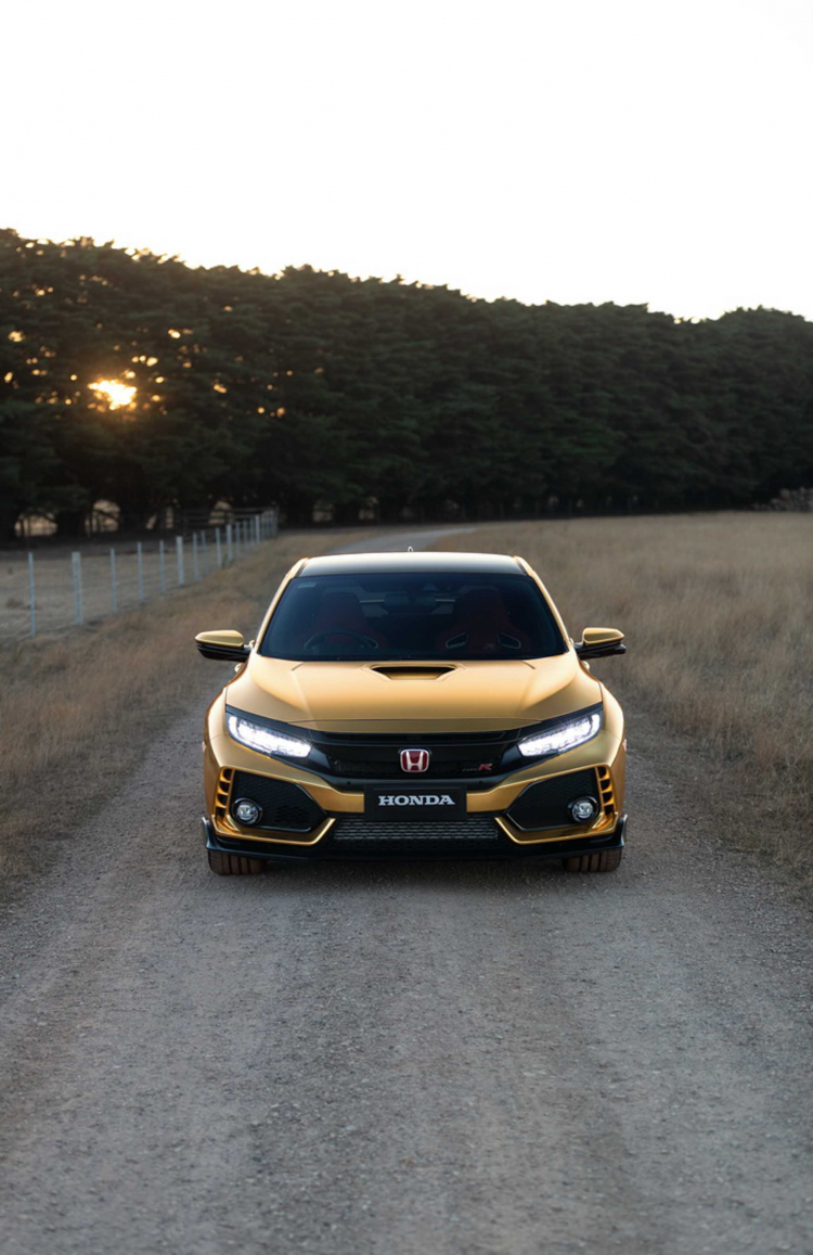 Kỷ niệm 50 tại Úc, Honda giới thiệu loạt sản phẩm dán wrap chrome vàng “sang chảnh”