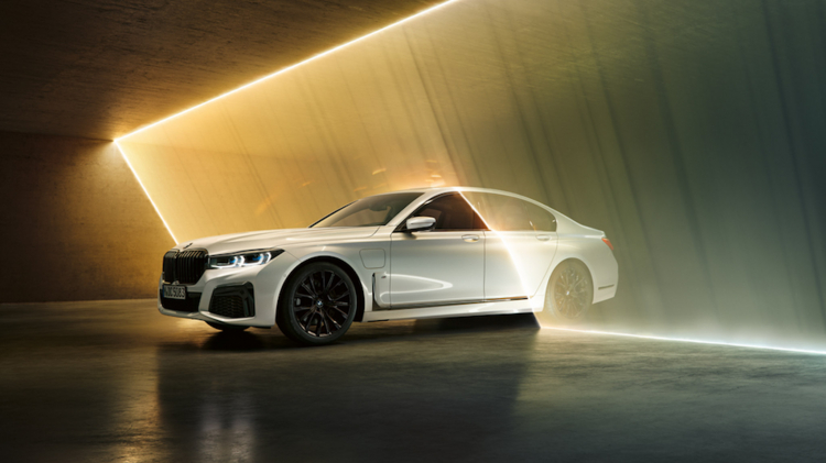 BMW giới thiệu 7 Series PHEV 2020 mới; lắp động cơ 3.0L mới thay chế cho 2.0L cũ