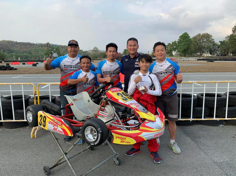 Doug Pham - tay đua Go-kart 11 tuổi xuất sắc giành hạng 4 tại giải đua ở Thái Lan