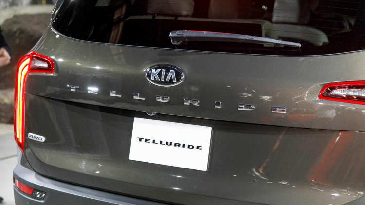 Kia Telluride 2020 có giá khởi điểm cao hơn Toyota Highlander hay Honda Pilot