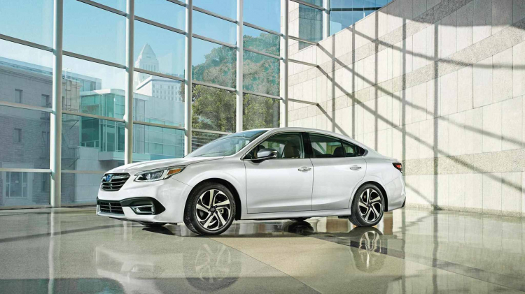 Subaru Legacy thế hệ mới ra mắt; đổi mới thiết kế; có thêm động cơ 2.4L tăng áp