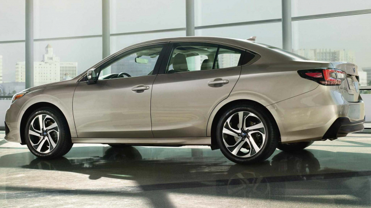 Subaru Legacy thế hệ mới ra mắt; đổi mới thiết kế; có thêm động cơ 2.4L tăng áp