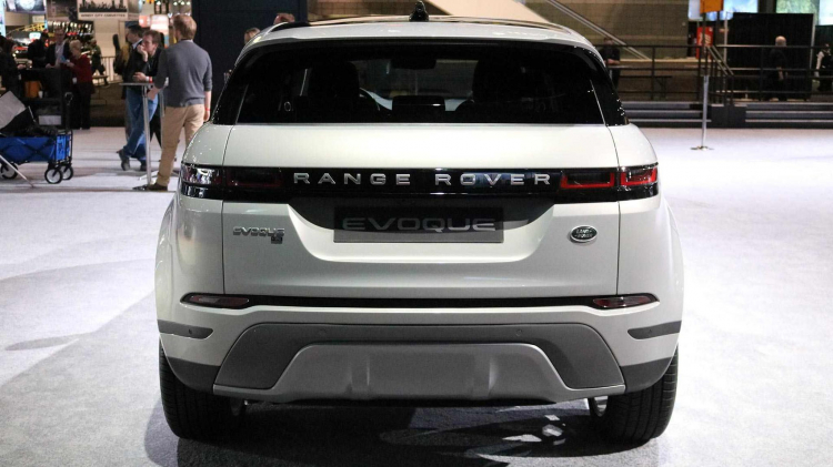 Range Rover Evoque mới có giá từ 43.645 USD tại Mỹ; đắt hơn Q5 và GLC