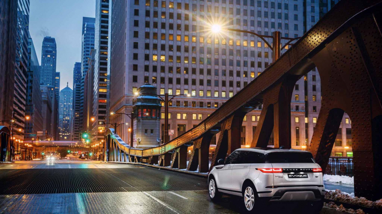 Range Rover Evoque mới có giá từ 43.645 USD tại Mỹ; đắt hơn Q5 và GLC