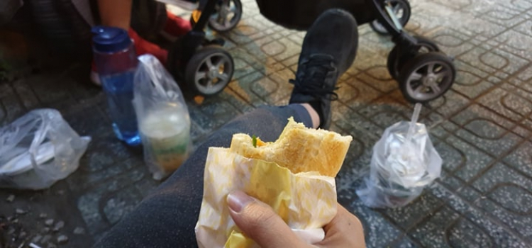 10 h đêm - cuồng chân - và thế là ... 10 h đêm - cuồng chân - và thế là ...