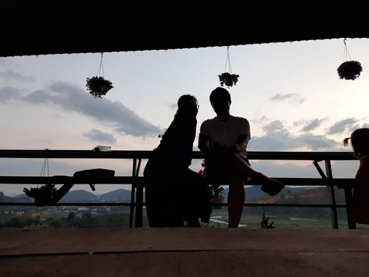 10 h đêm - cuồng chân - và thế là ... 10 h đêm - cuồng chân - và thế là ...