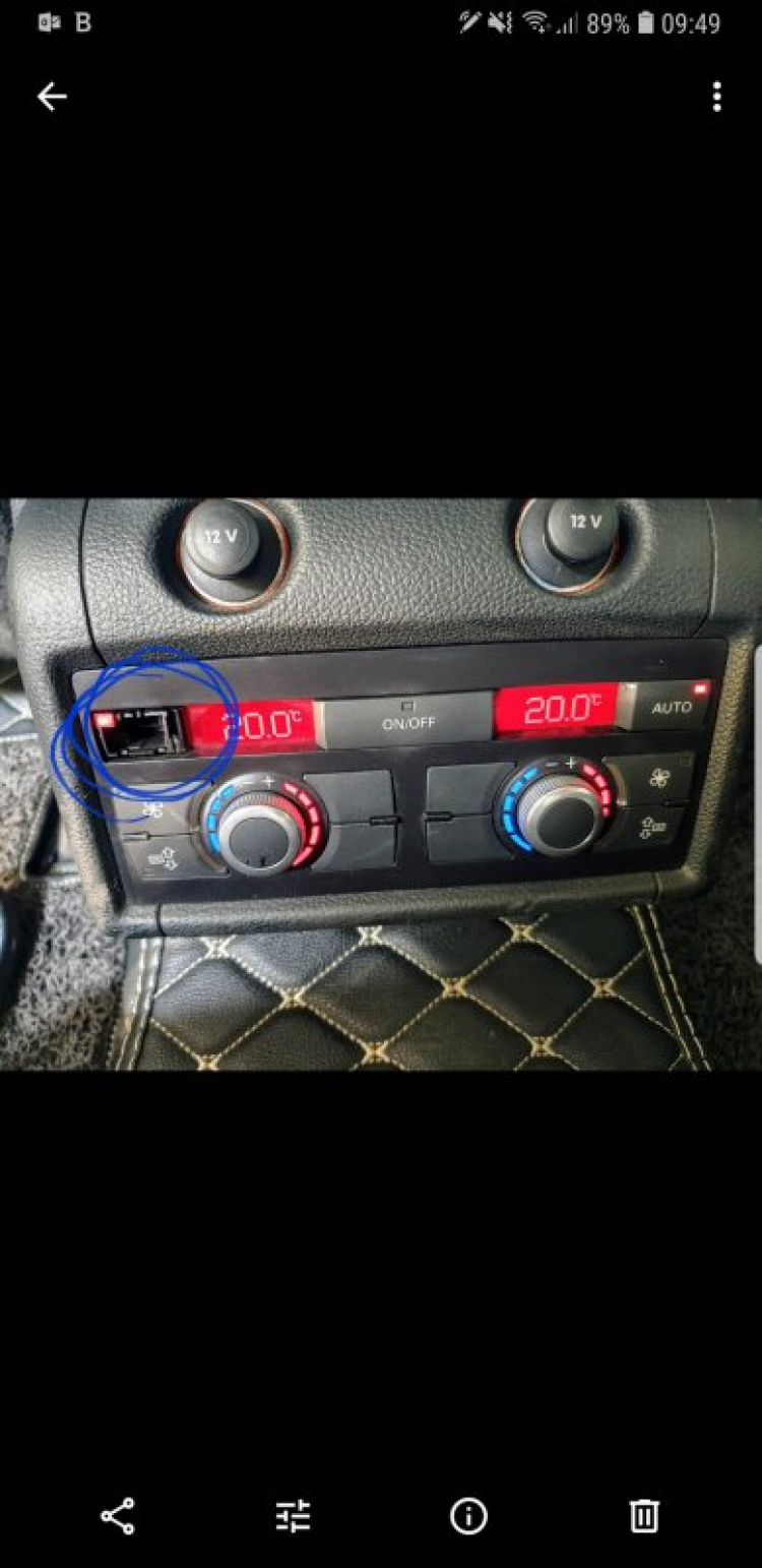 Xe Audi Q7 mất nút điều chỉnh điều hòa