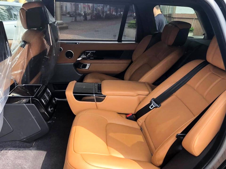 Range Rover phiên bản Autobiography LWB 2019 nhập tư chào giá hơn 13 tỷ đồng tại Việt Nam