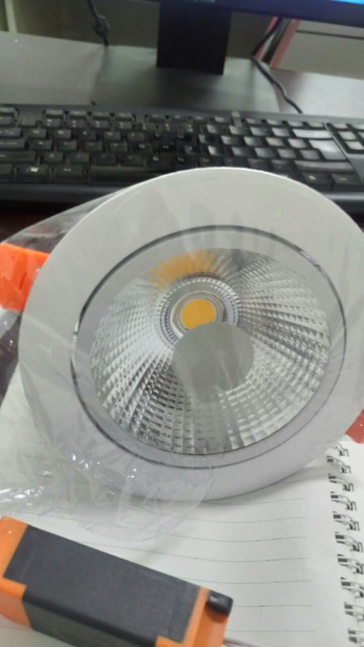 Ổ cắm địên và LED âm trần hiệu nào tốt ? Ổ cắm địên và LED âm trần hiệu nào tốt ?