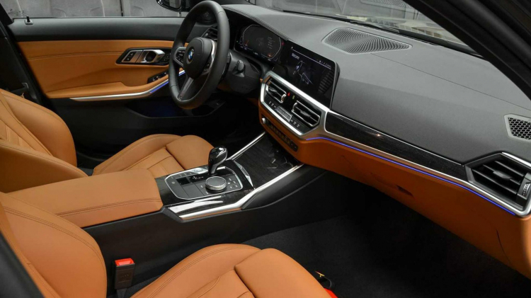 BMW 330i 2020 độc đáo với màu sơn xám bóng tùy chọn có giá hơn 30 triệu đồng