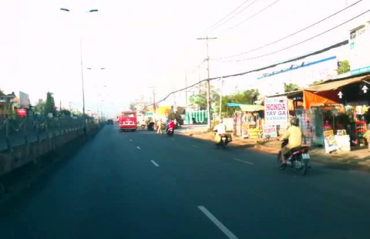 Các bác đi cuối đường Võ Văn Kiệt chổ đường cong cẩn thận. Các bác đi cuối đường Võ Văn Kiệt chổ đường cong cẩn thận.