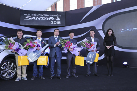 Hyundai-SantaFe-2015-testdrive-HN-1.JPG