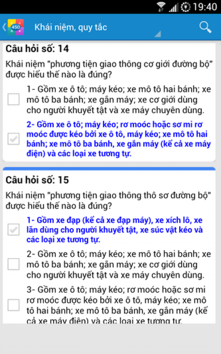 Đi xe máy, dùng tay làm tín hiệu khi chuyển hướng có được không?