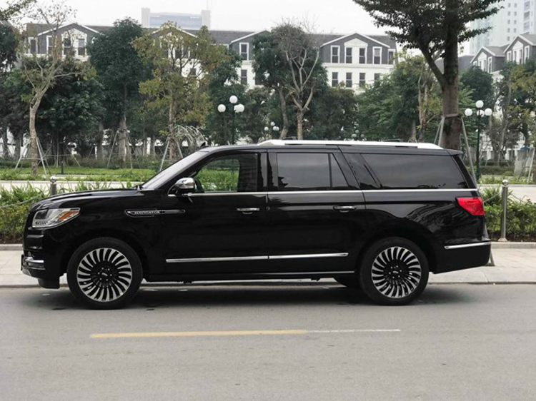 Lincoln Navigator L Black Label 2019 nhập tư chào giá 8,5 tỷ đồng; hàng độc cho người mê SUV cỡ lớn