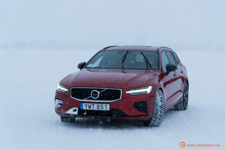 OtoSaigon-Volvo-V60-Cross-Country-Lulea-Sweden-2019-10.jpg