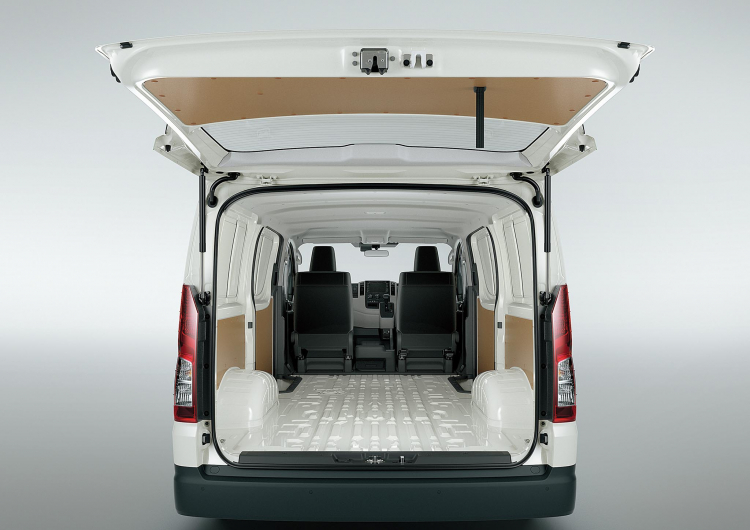 Toyota giới thiệu Hiace thế hệ mới: Đổi mới thiết kế, tăng kích thước, nội thất cao cấp hơn Toyota giới thiệu Hiace thế hệ mới: Đổi mới thiết kế, tăng kích thước, nội thất cao cấp hơn