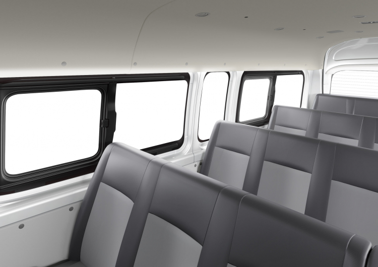 Toyota giới thiệu Hiace thế hệ mới: Đổi mới thiết kế, tăng kích thước, nội thất cao cấp hơn Toyota giới thiệu Hiace thế hệ mới: Đổi mới thiết kế, tăng kích thước, nội thất cao cấp hơn
