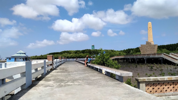 Dạo chơi miền Tây 05 năm ngày bằng xe cỏ Dạo chơi miền Tây 05 năm ngày bằng xe cỏ