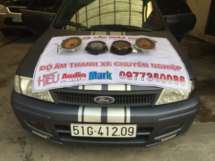 Ford Laser nâng cấp âm thanh