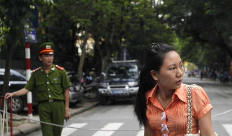Vụ án Điện Biên (2): Cười trên sự đau khổ của gia đình nạn nhân và những hạt sạn ở báo tuổi trẻ Vụ án Điện Biên (2): Cười trên sự đau khổ của gia đình nạn nhân và những hạt sạn ở báo tuổi trẻ