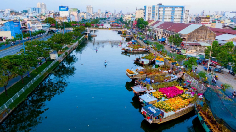 KAYAK GIỮA LÒNG SÀI GÒN KAYAK GIỮA LÒNG SÀI GÒN