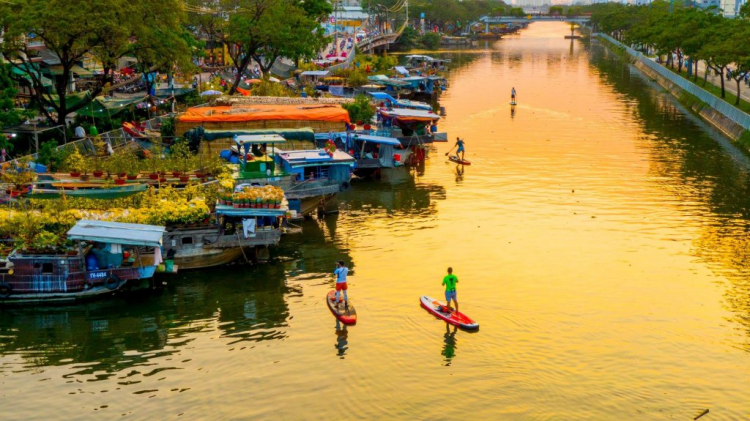 KAYAK GIỮA LÒNG SÀI GÒN